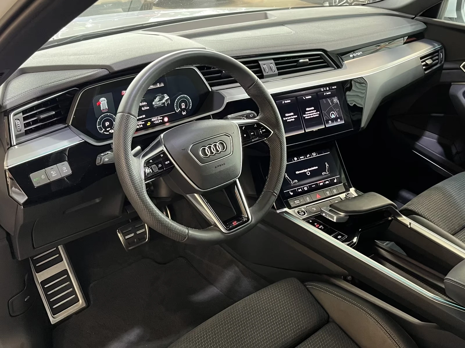 Audi Q8 50 E-TRON / S-LINE / QUATTRO / B&O / MATRIX / AIR, снимка 9 - Автомобили и джипове - 55203155