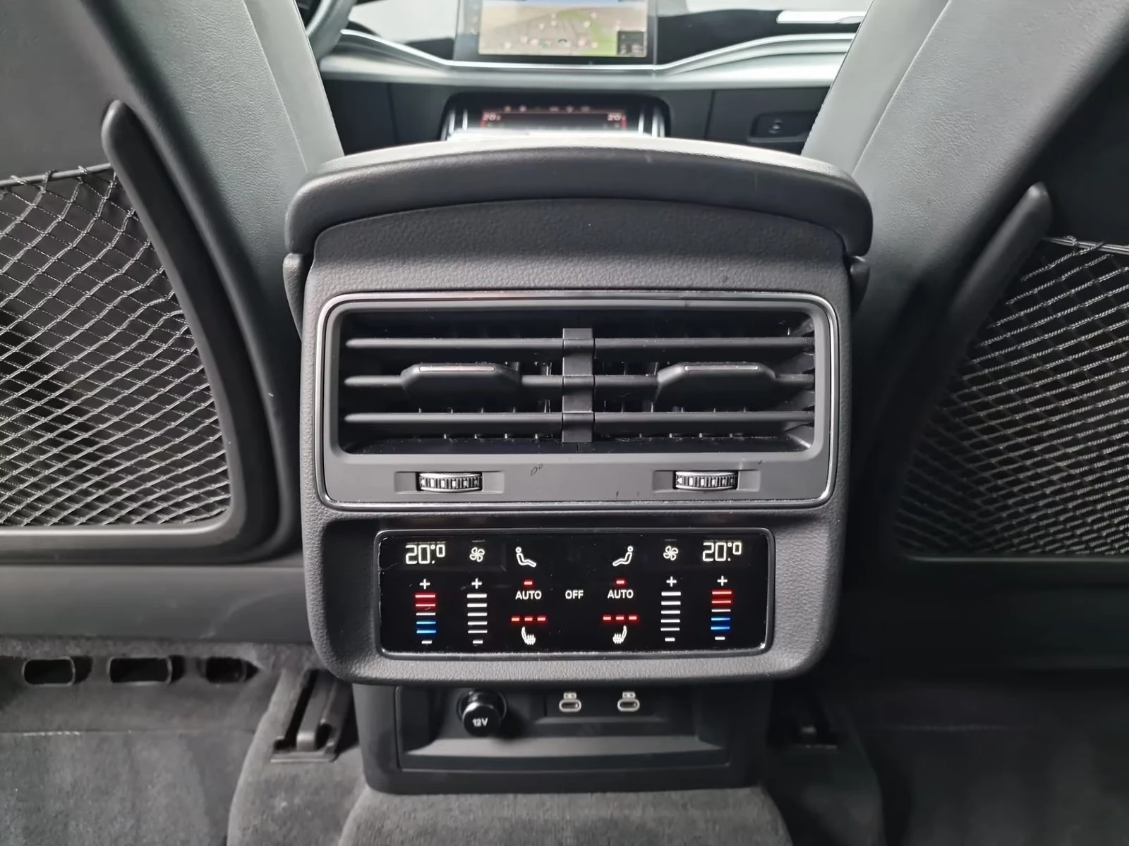 Audi SQ8 TFSI/507HP/MATRIX/HUD/PANO/360/774z, снимка 16 - Автомобили и джипове - 55690274