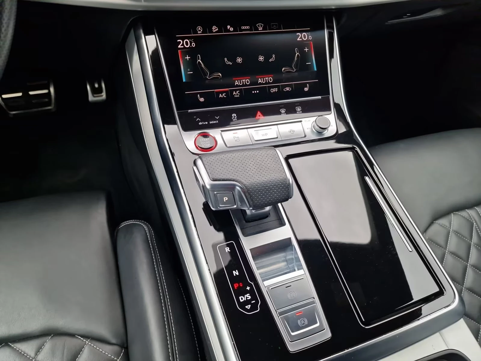 Audi SQ8 TFSI/507HP/MATRIX/HUD/PANO/360/774z, снимка 15 - Автомобили и джипове - 55690274