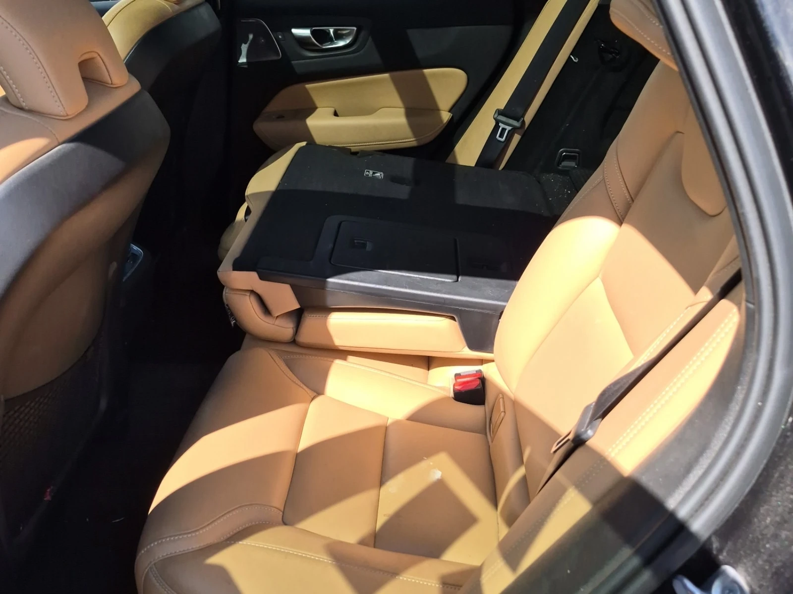 Volvo XC60  ULTIMATE DARK THEME / CARFAX / АВТОКРЕДИТ , снимка 12 - Автомобили и джипове - 56104366