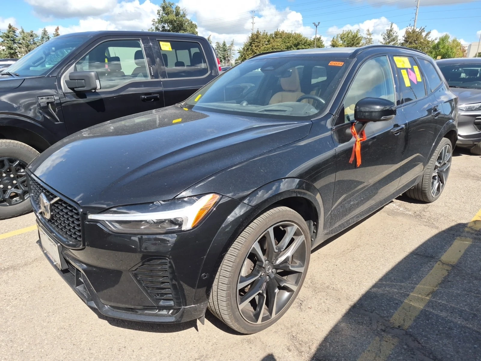Volvo XC60  ULTIMATE DARK THEME / CARFAX / АВТОКРЕДИТ 