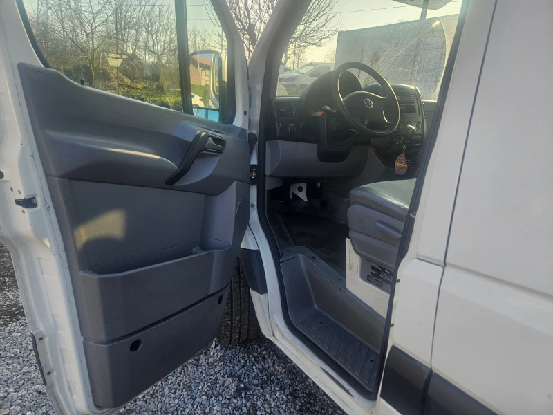 VW Crafter 2.5TDI L2H1 109pk, снимка 10 - Бусове и автобуси - 52776081