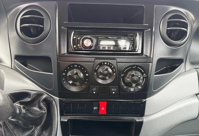 Iveco Daily 35C12 4.90м. КЛИМАТИК, снимка 13 - Бусове и автобуси - 53283656