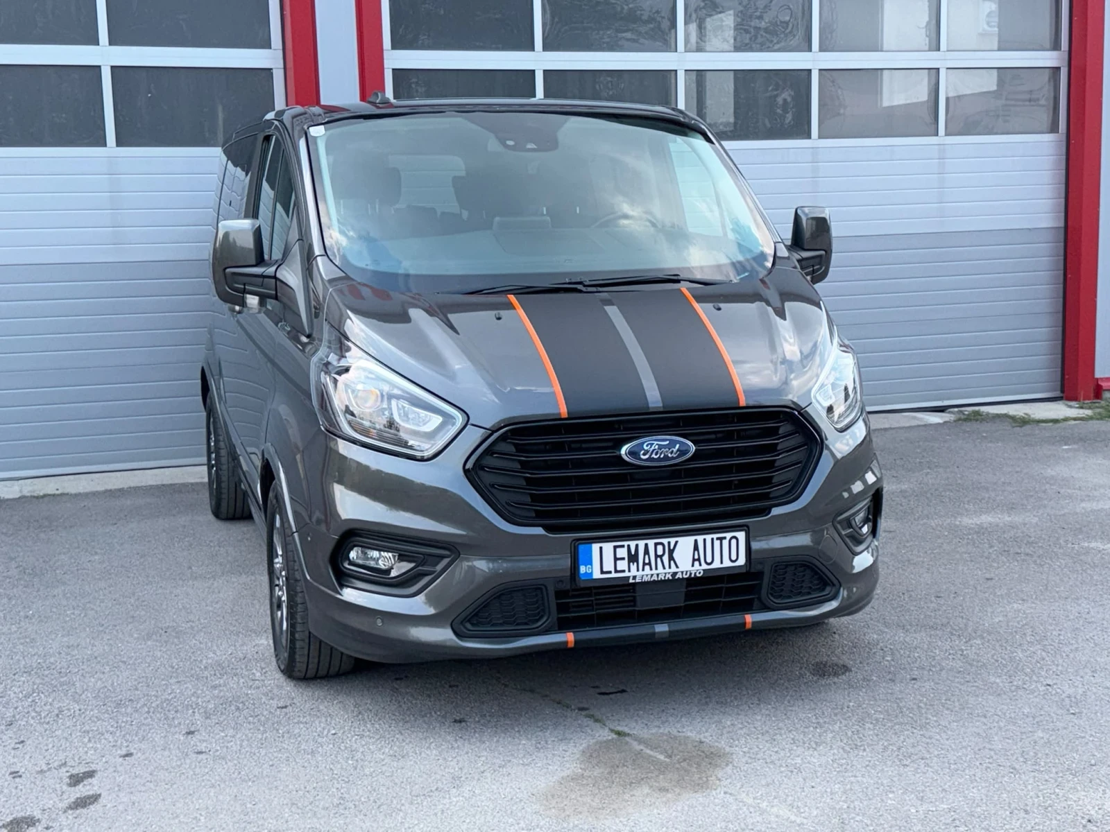 Ford Tourneo 2.0D CUSTOM SPORT ST-LINE AUTOMATIK NAVI KAMERA , снимка 3 - Бусове и автобуси - 55709975