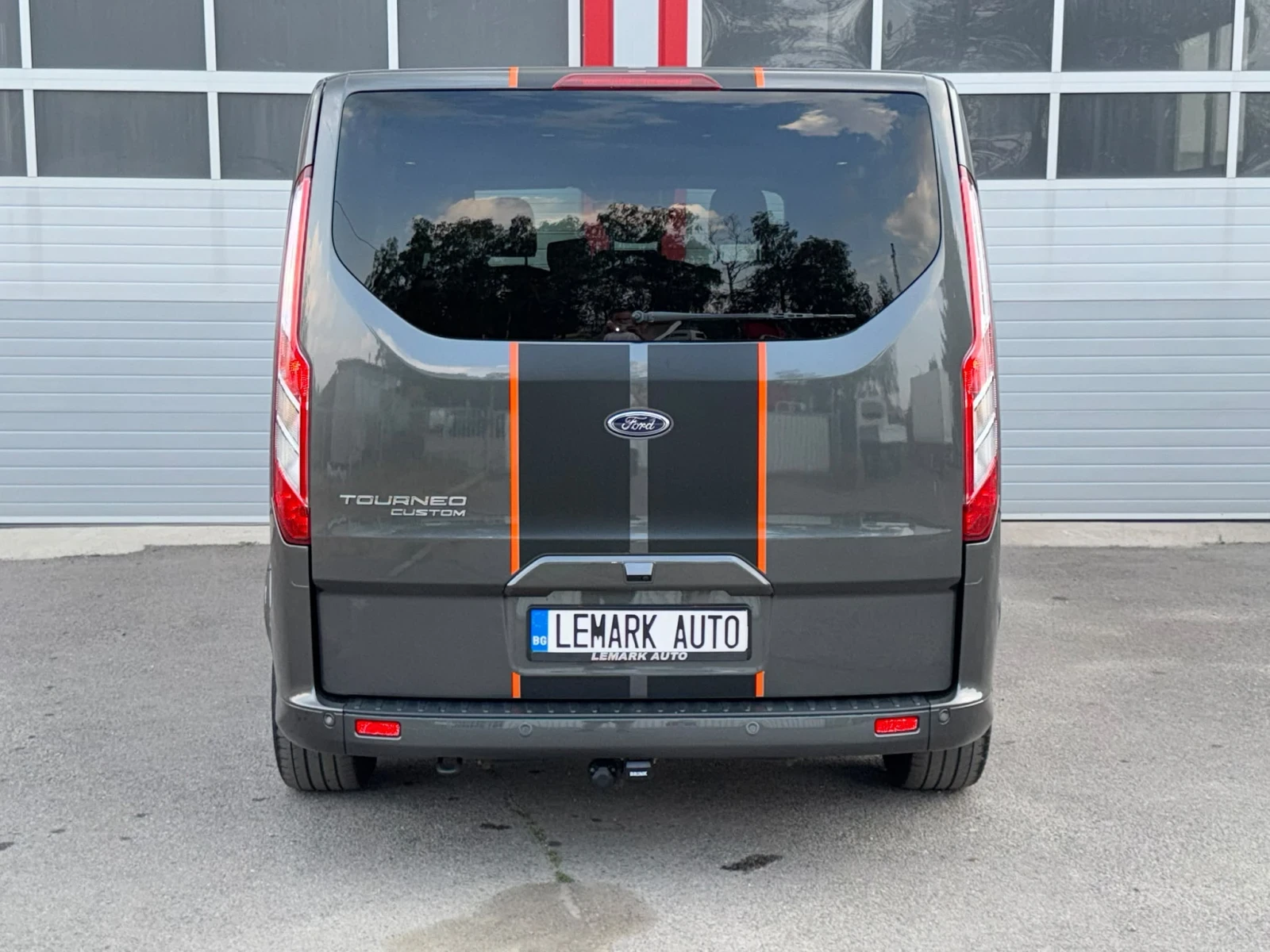 Ford Tourneo 2.0D CUSTOM SPORT ST-LINE AUTOMATIK NAVI KAMERA , снимка 10 - Бусове и автобуси - 55709975