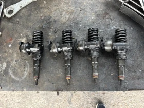 Помпа-дюза VW AUDI 038130073AJ OEM номер