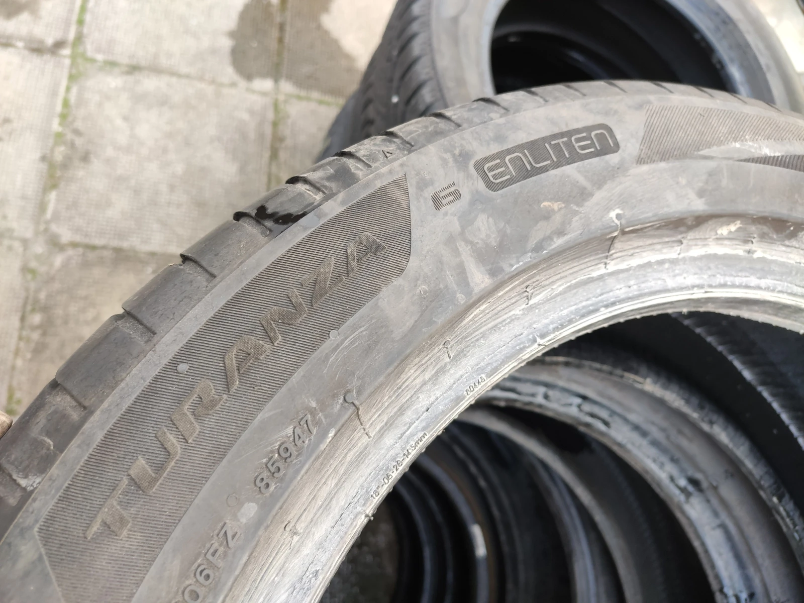 Гуми Летни 235/50R18, снимка 5 - Гуми и джанти - 54635179