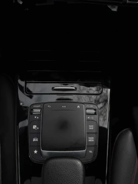 Mercedes-Benz CLA 180, снимка 16