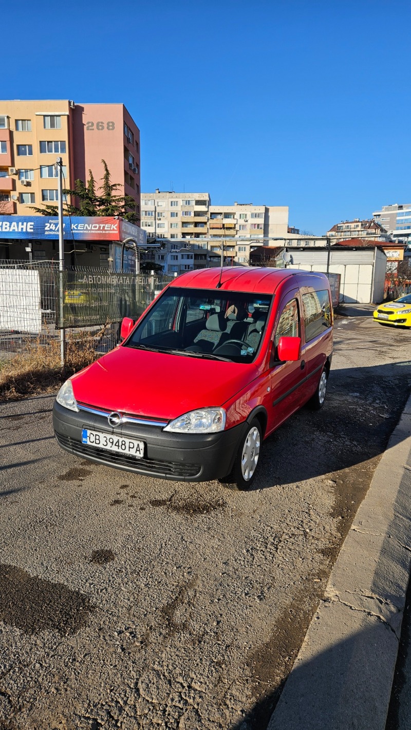 Opel Combo, снимка 2 - Автомобили и джипове - 46244576