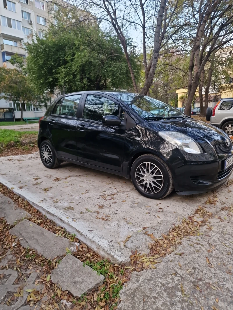 Toyota Yaris Лек автомобил, снимка 2 - Автомобили и джипове - 47810122