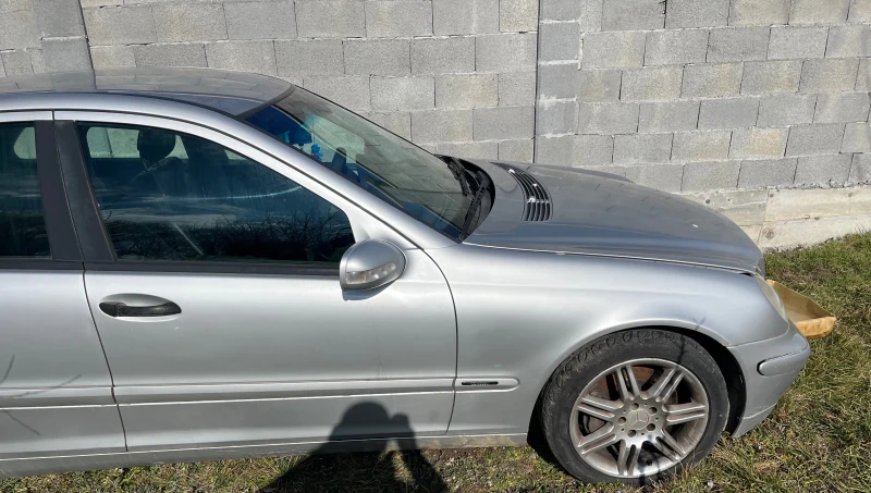 Mercedes-Benz C 200 Cdi, снимка 2 - Автомобили и джипове - 49373256