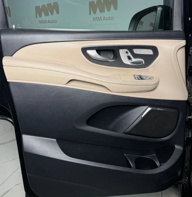 Mercedes-Benz V 300 V250* AMG* 4Matic* ExtraLong* Avantgarde* Burmeste, снимка 8 - Автомобили и джипове - 51063165