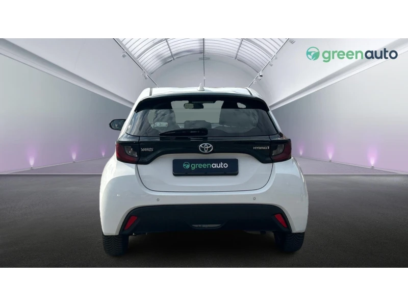 Toyota Yaris 1.5 HSD, Месечна вноска от 355 лв., снимка 4 - Автомобили и джипове - 51733870