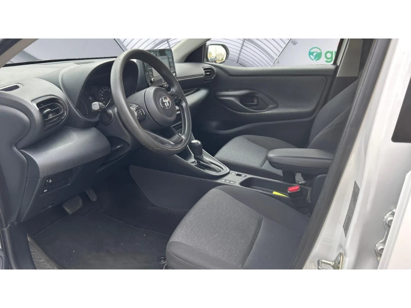Toyota Yaris 1.5 HSD, Месечна вноска от 355 лв., снимка 11 - Автомобили и джипове - 51733870