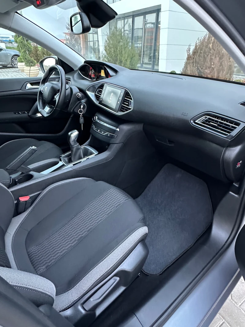 Peugeot 308 1.6HDi/100кс/STYLE/Парктроник/Навигация/, снимка 9 - Автомобили и джипове - 52891727