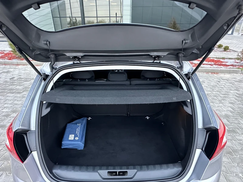 Peugeot 308 1.6HDi/100кс/STYLE/Парктроник/Навигация/, снимка 5 - Автомобили и джипове - 52891727