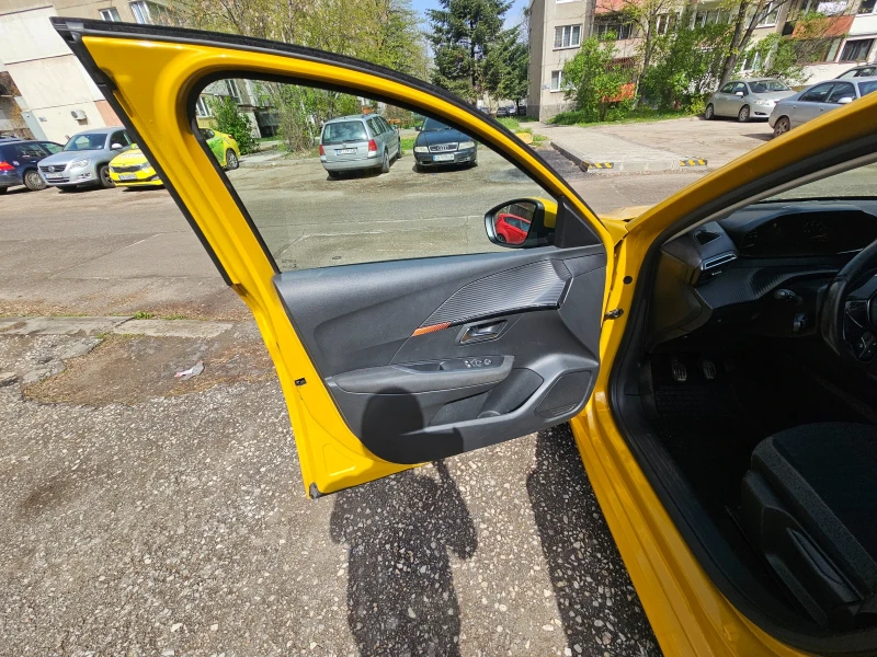 Peugeot 208, снимка 6 - Автомобили и джипове - 53516359