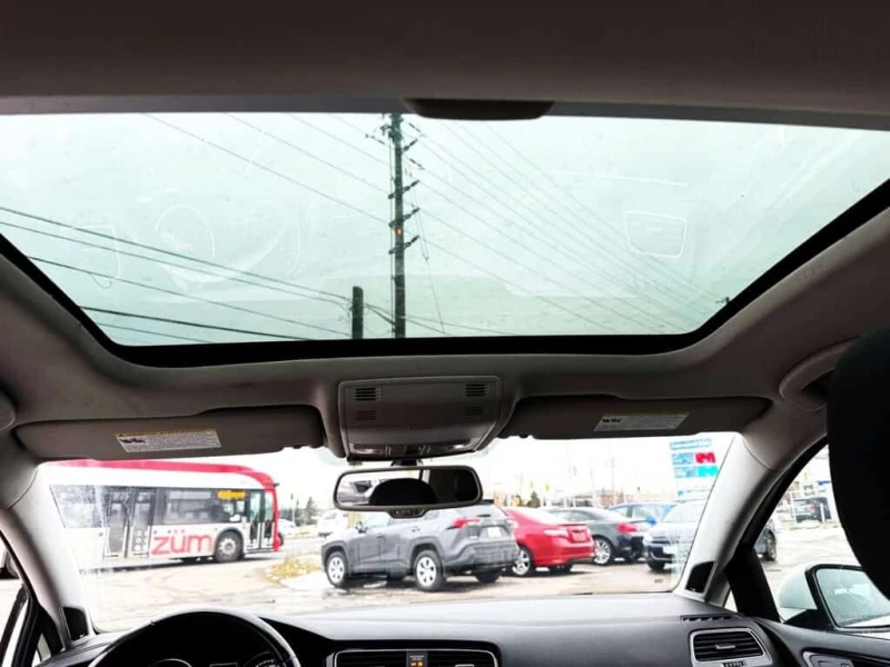 VW Golf * 5dr HB DSG 2.0 TDI Highline * CARFAX * ЦЕНА ДО Б, снимка 15 - Автомобили и джипове - 53529235