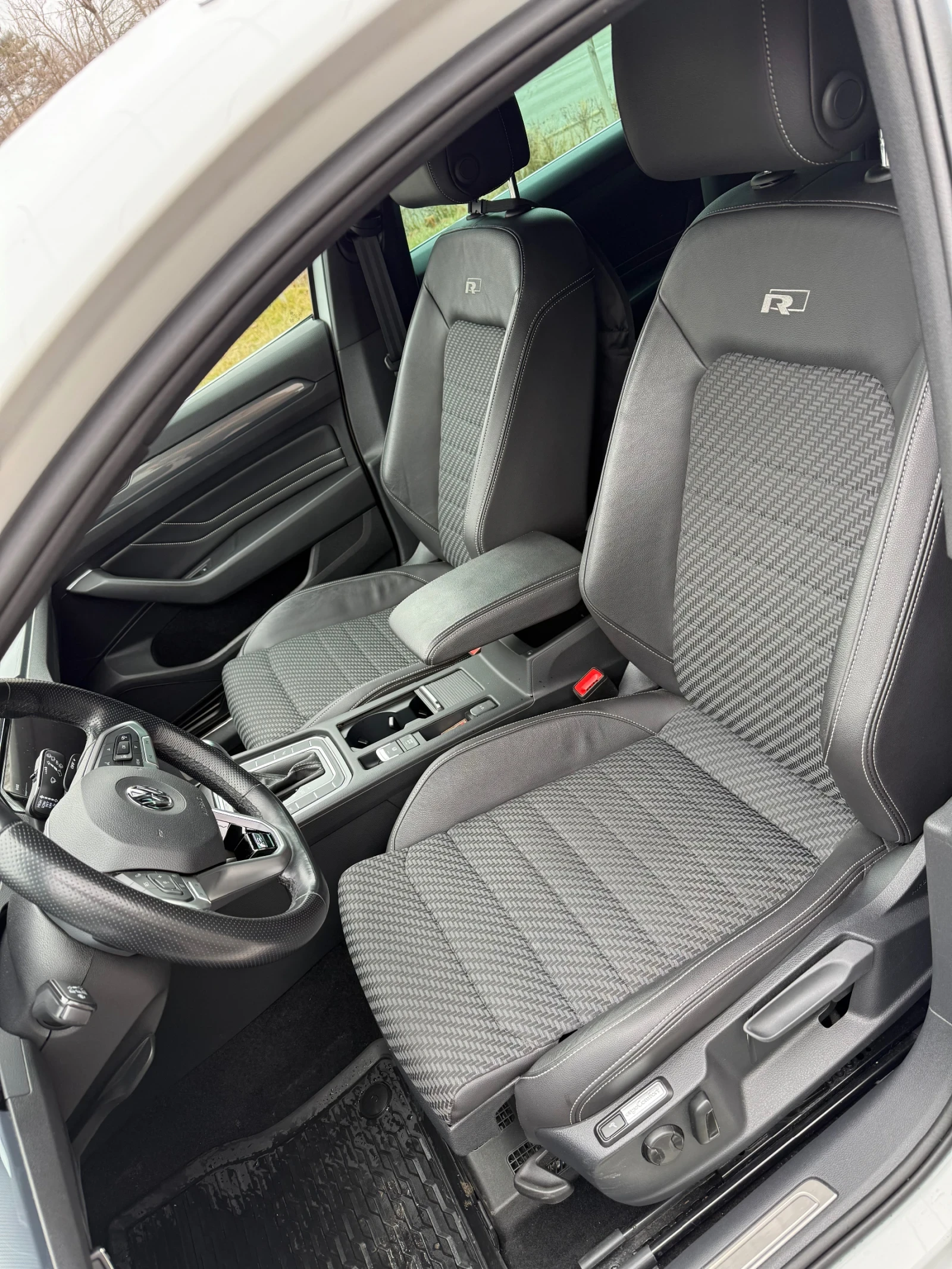 VW Passat 2.0 TSI R-Line Face Virtual Dynaudio Печка 84к км - изображение 10