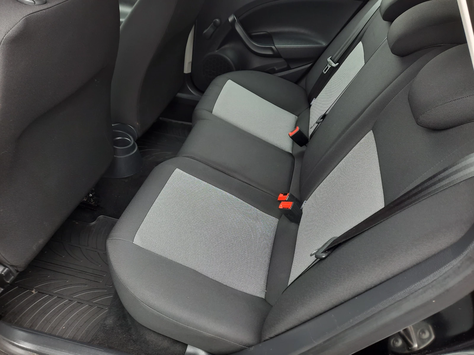 Seat Ibiza  - изображение 7