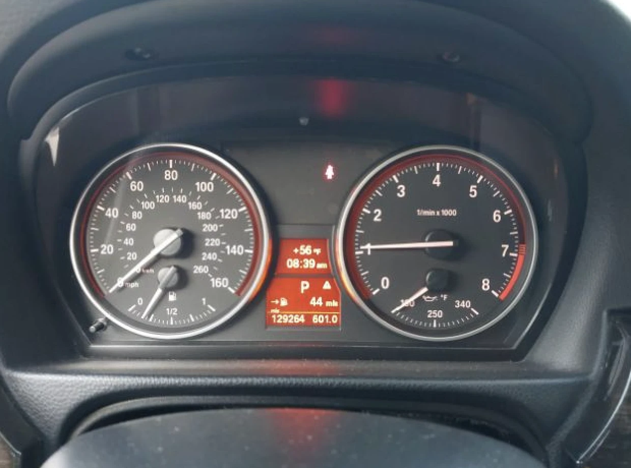 BMW 335 M-pack, два ключа, пера на волана  - изображение 7