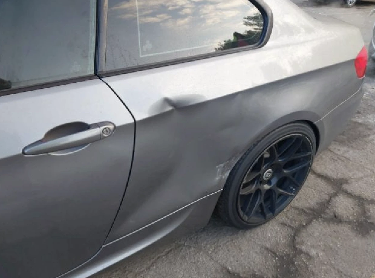 BMW 335 M-pack, два ключа, пера на волана  - изображение 6