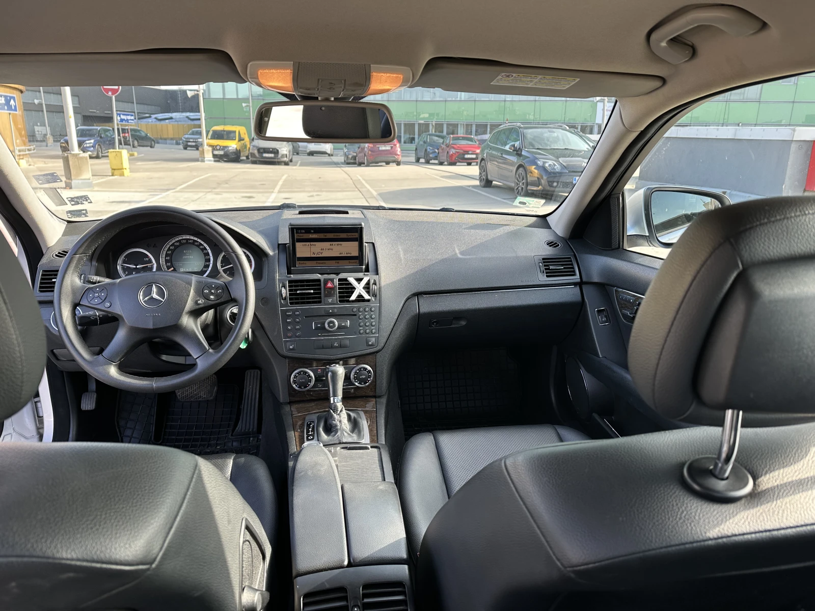 Mercedes-Benz C 320  - изображение 8