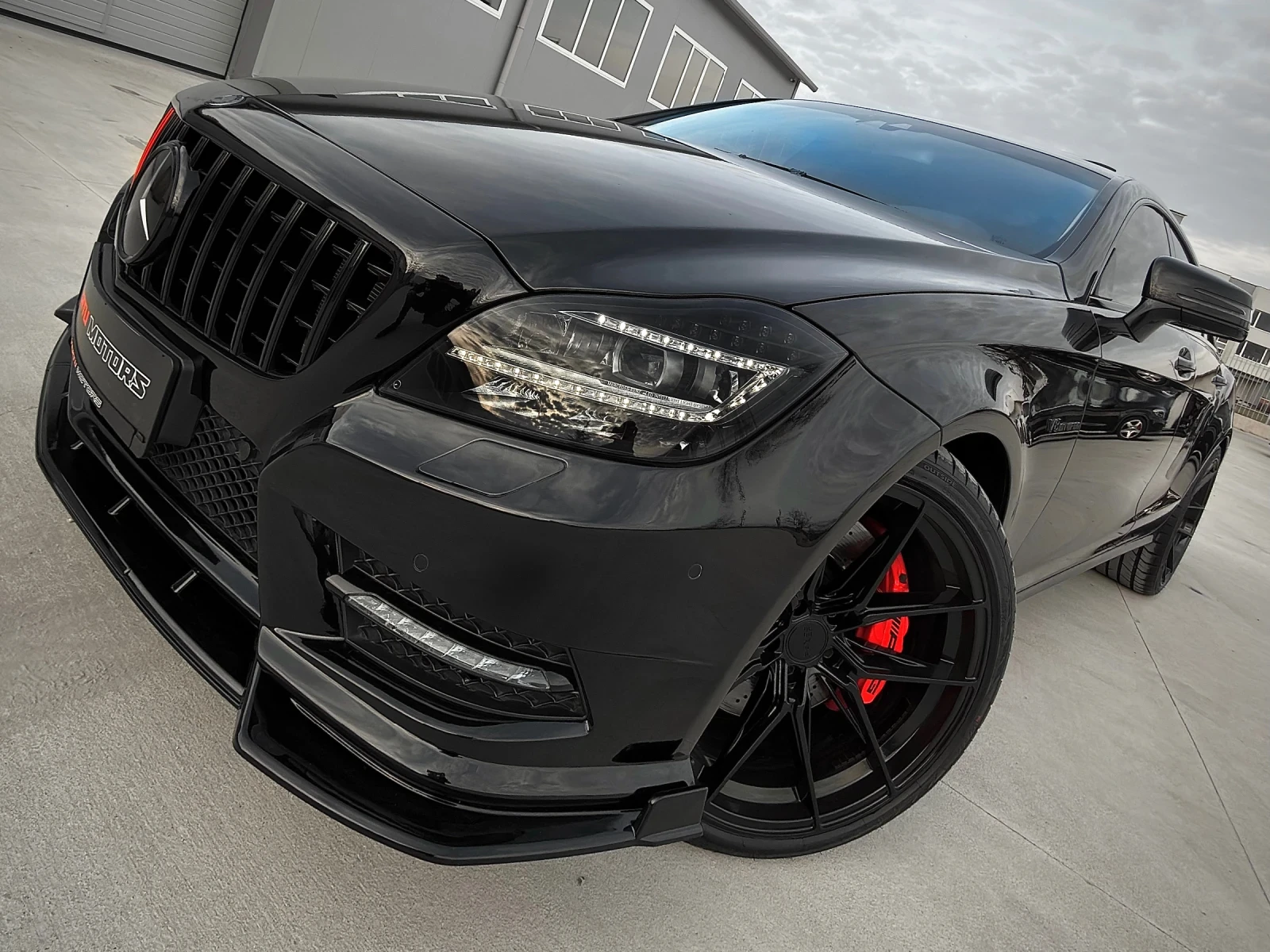 Mercedes-Benz CLS 500 AMG CARBON RENNTECH/ 3xTV/ 4MATIC/ NIGHT VISION/, снимка 17 - Автомобили и джипове - 53772319