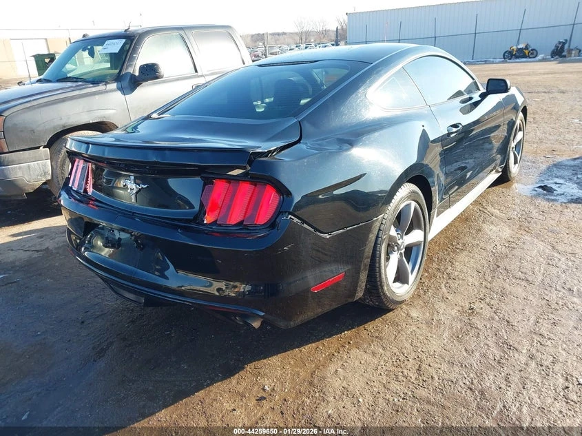Ford Mustang 3.7l Fastback V6, снимка 4 - Автомобили и джипове - 54002316