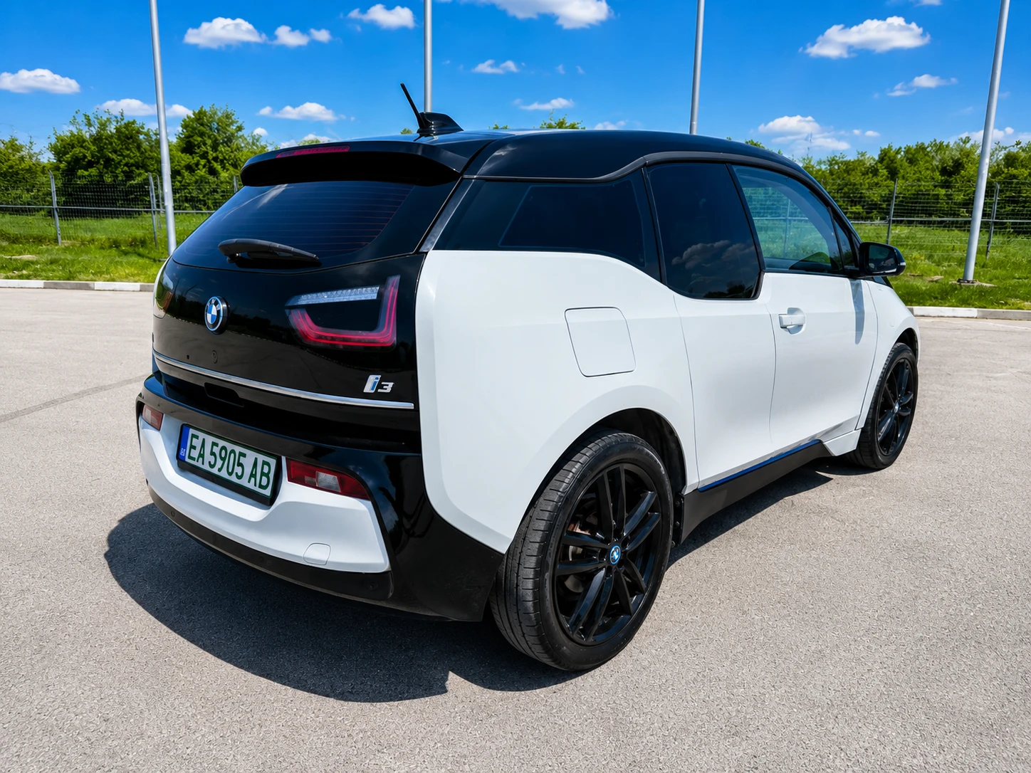 BMW i3 120AH* 42.2kw* КАМЕРА* LED* ШВЕЙЦАРИЯ, снимка 6 - Автомобили и джипове - 54515459