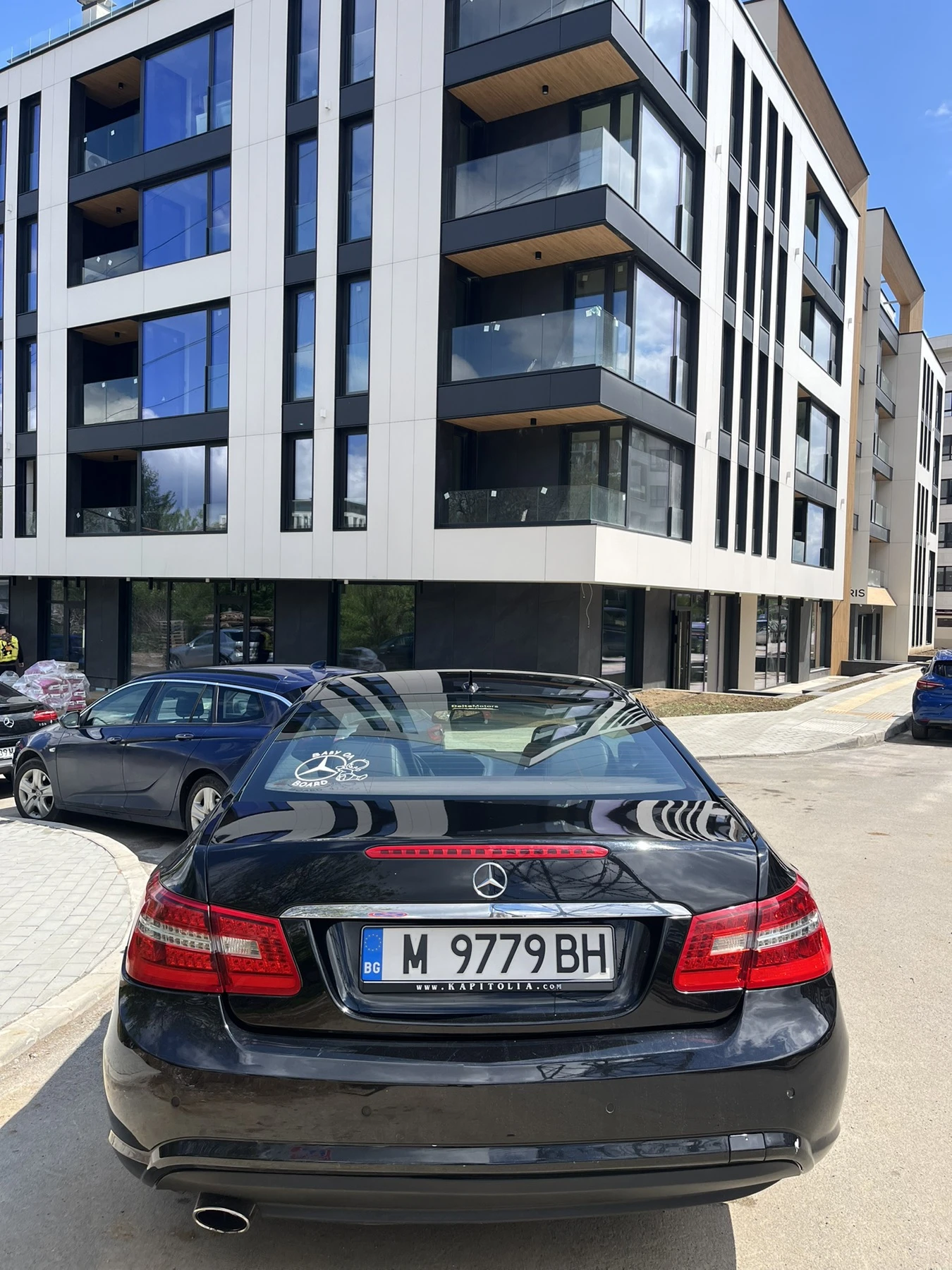 Mercedes-Benz E 220, снимка 2 - Автомобили и джипове - 54323413