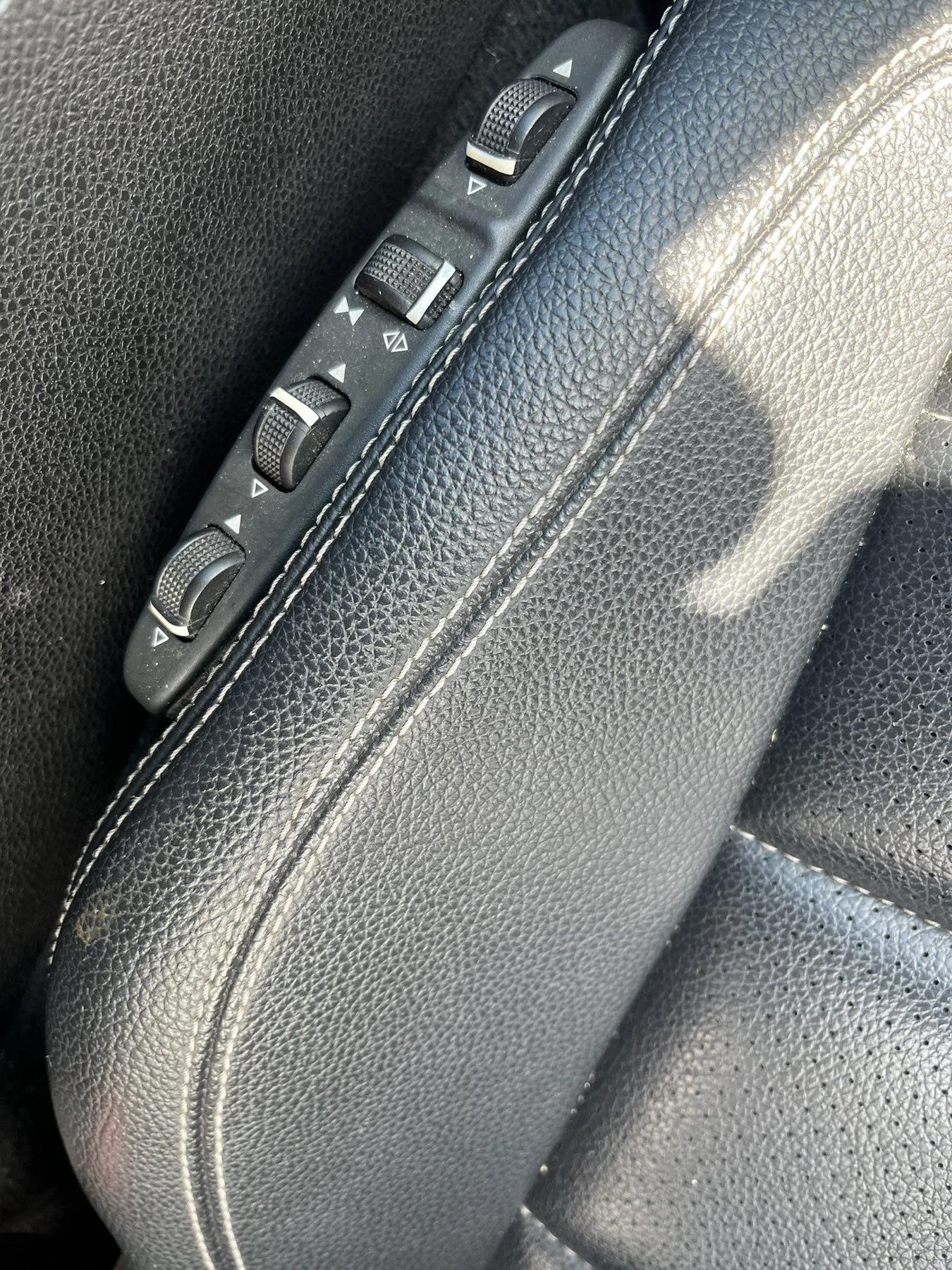Mercedes-Benz E 220, снимка 6 - Автомобили и джипове - 54323413