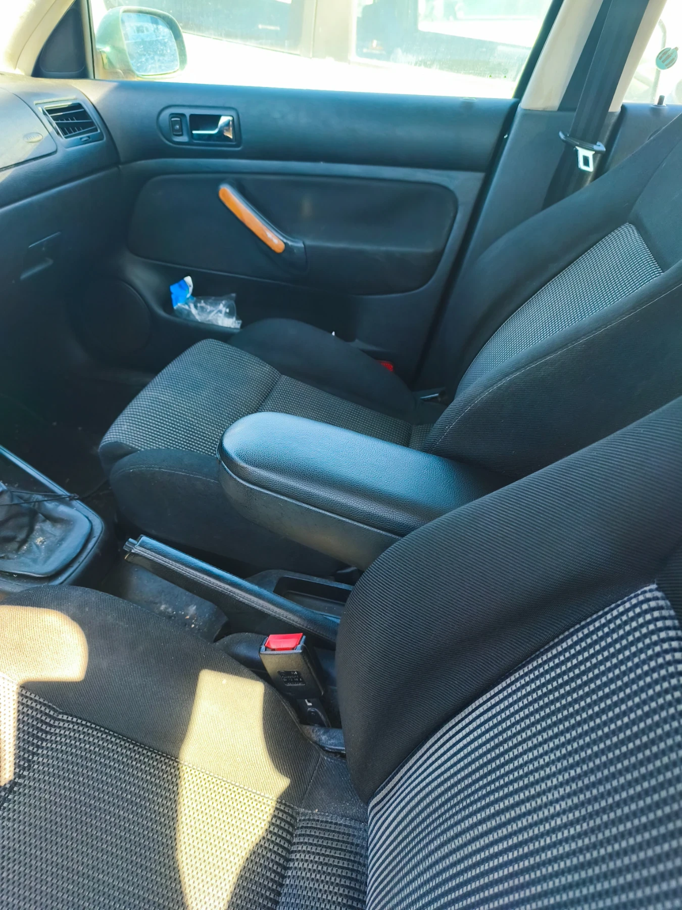 VW Bora 1.6 бензин, снимка 5 - Автомобили и джипове - 54346809