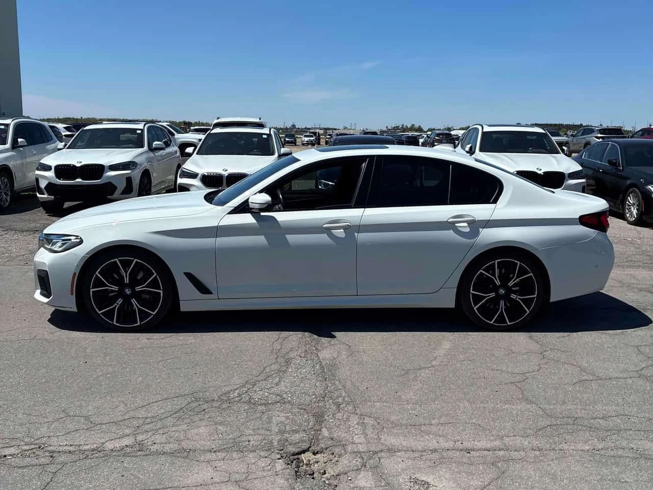 BMW 540 i xDrive/ПАНОРАМА/ДИСТРОНИК/OT BMW, снимка 3 - Автомобили и джипове - 54647369
