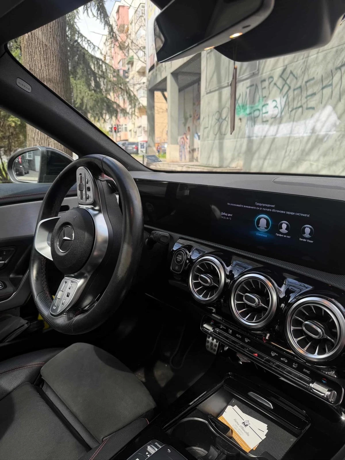 Mercedes-Benz CLA 180, снимка 12 - Автомобили и джипове - 54692582