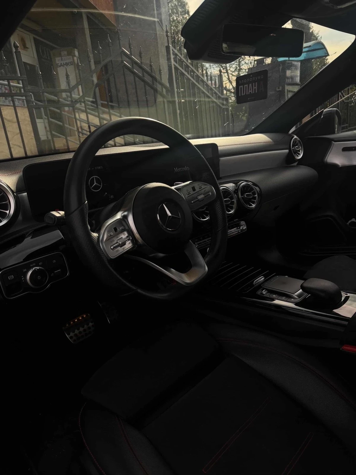 Mercedes-Benz CLA 180, снимка 11 - Автомобили и джипове - 54692582