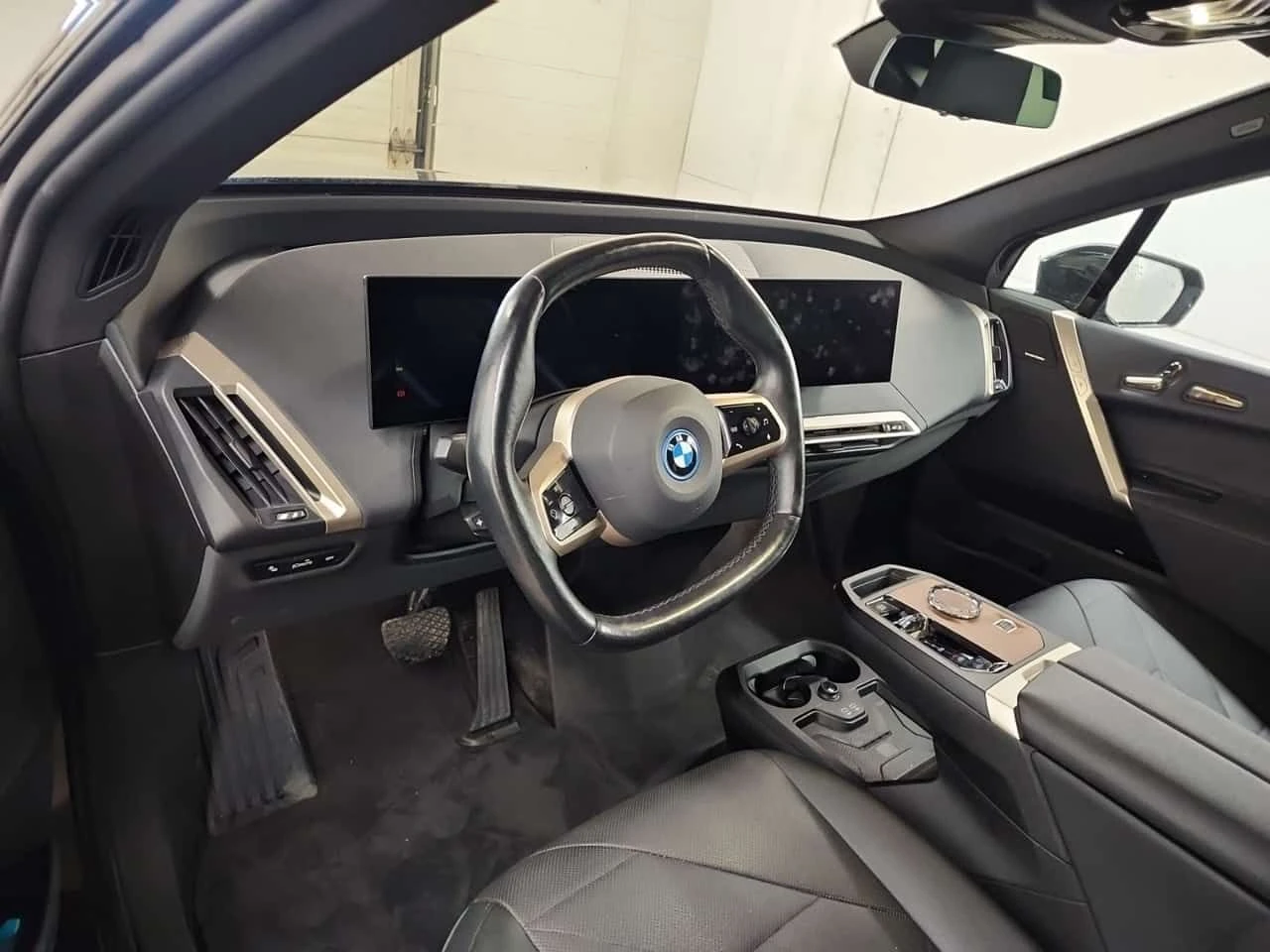 BMW iX XDRIVE50  CARFAX | Mobile.bg � ����������� 9