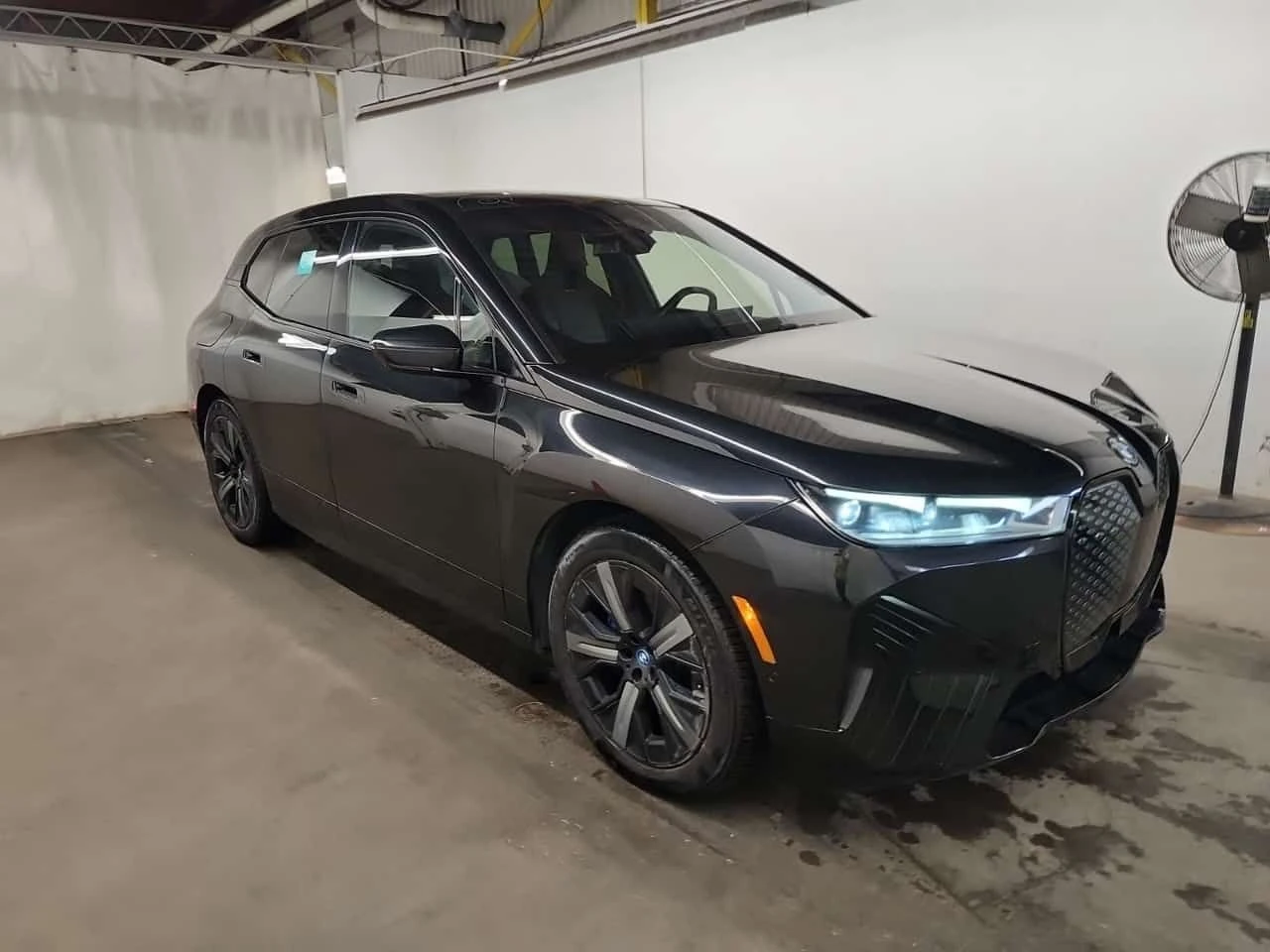 BMW iX XDRIVE50  CARFAX | Mobile.bg � ����������� 2