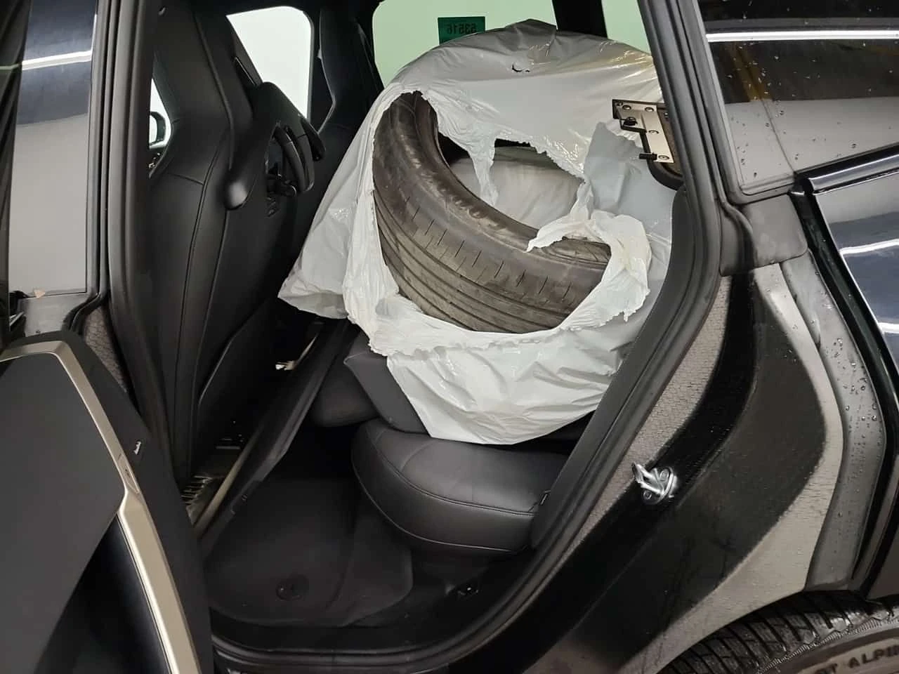 BMW iX XDRIVE50  CARFAX | Mobile.bg � ����������� 10