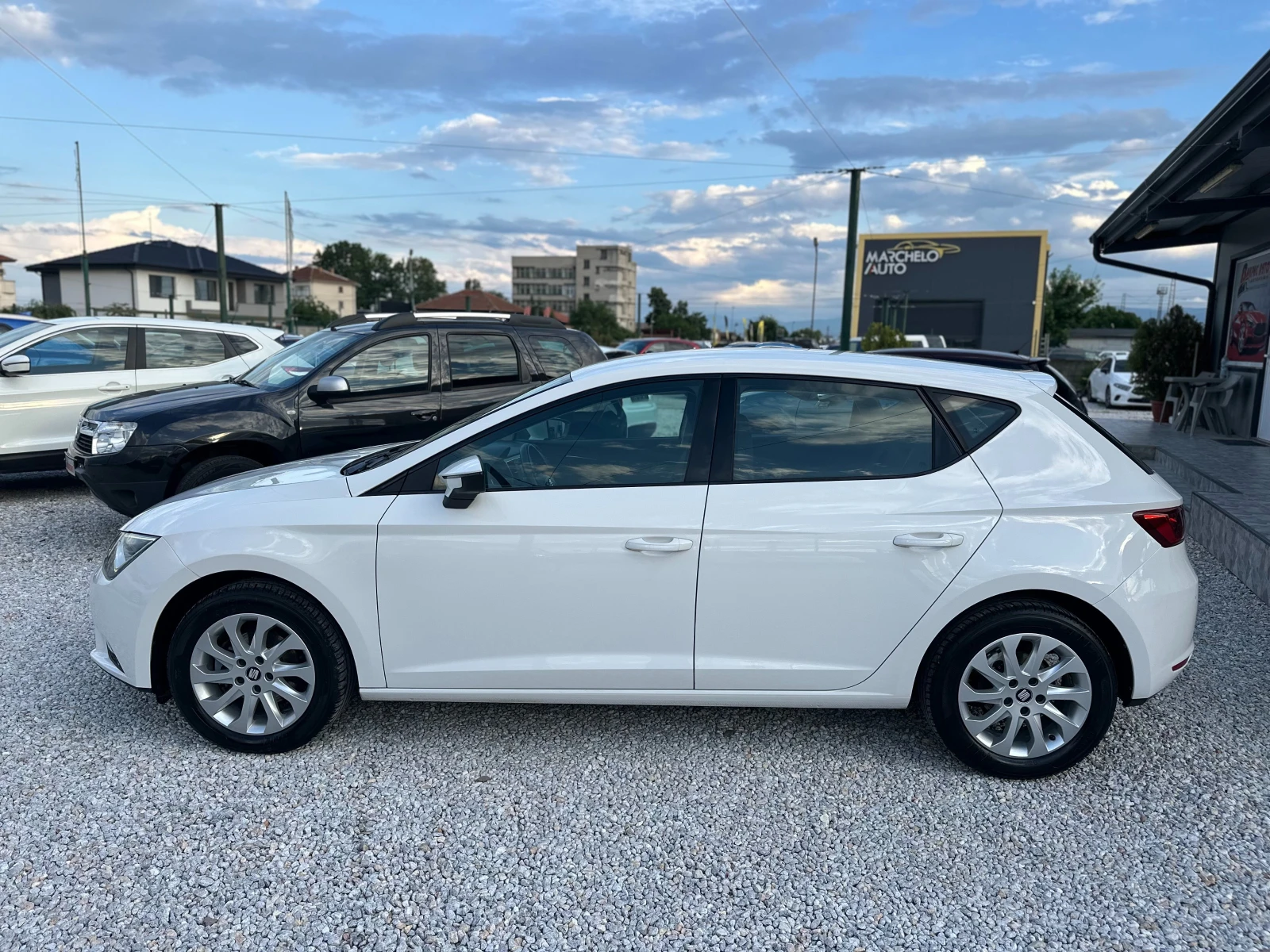 Seat Leon 1.6TDI* LED* 127к. РЕАЛНИ* , снимка 3 - Автомобили и джипове - 54765599