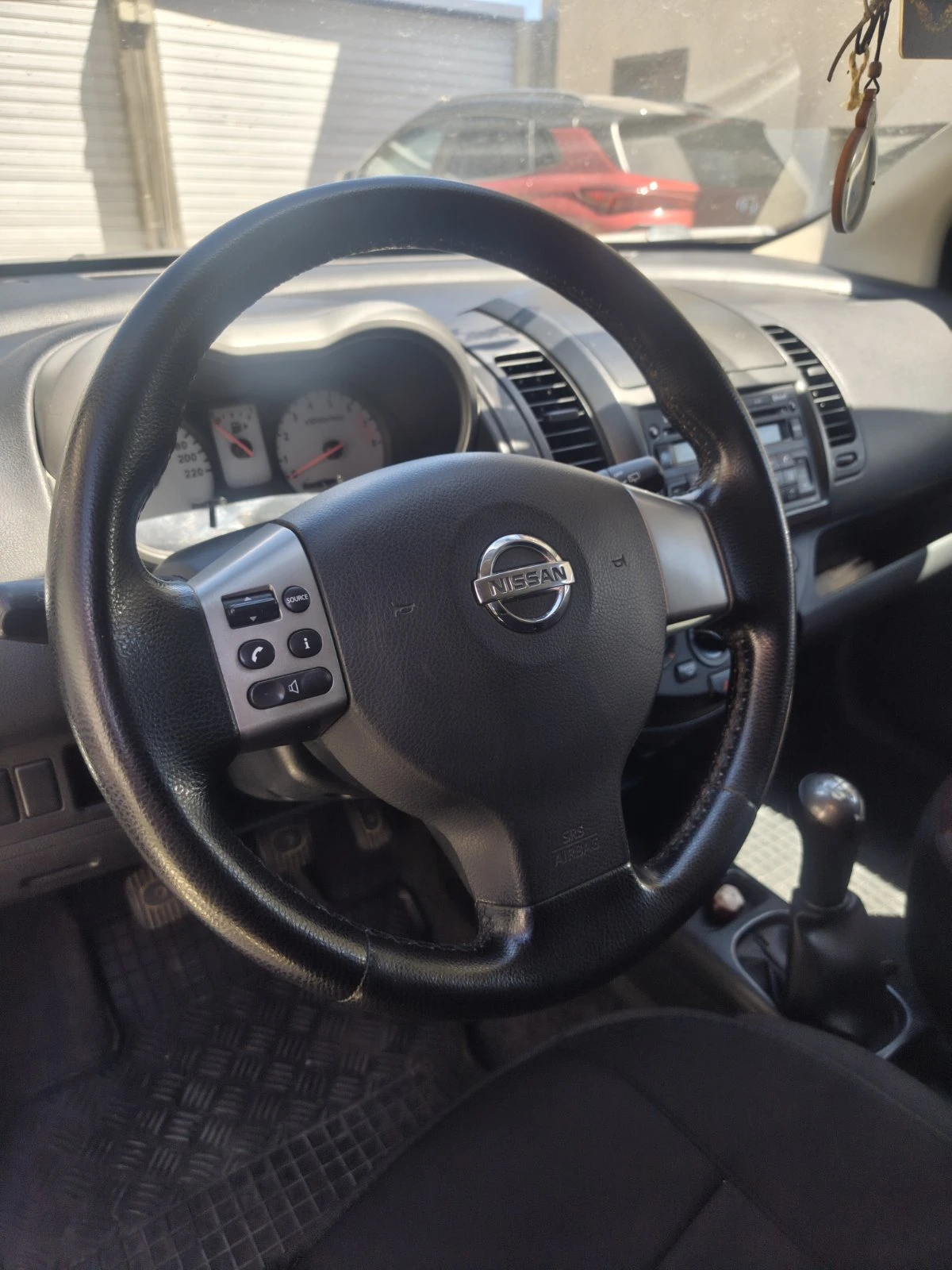 Nissan Note, снимка 4 - Автомобили и джипове - 54874350