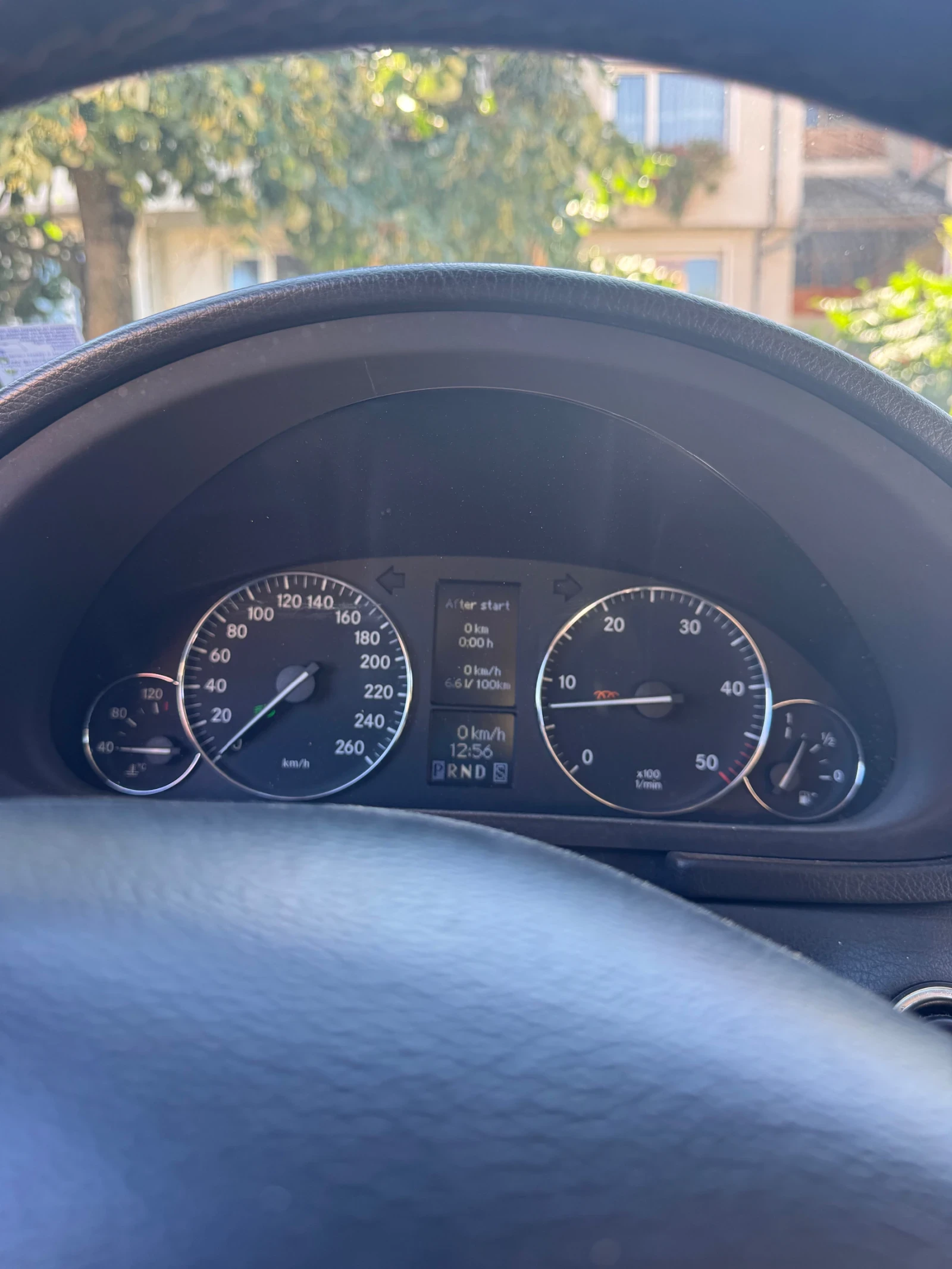 Mercedes-Benz C 220, снимка 11 - Автомобили и джипове - 55648299