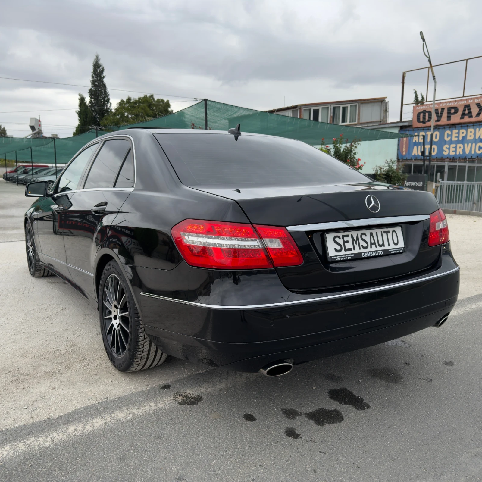 Mercedes-Benz E 350 CGI BlueEfficiency, снимка 4 - Автомобили и джипове - 56258371