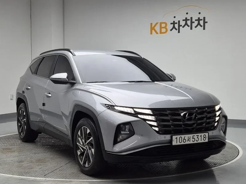 Hyundai Tucson DIESEL 2.0 4WD PREMIUM, снимка 4 - Автомобили и джипове - 54955879