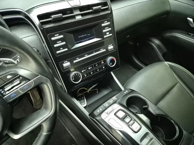 Hyundai Tucson DIESEL 2.0 4WD PREMIUM, снимка 10 - Автомобили и джипове - 54955879