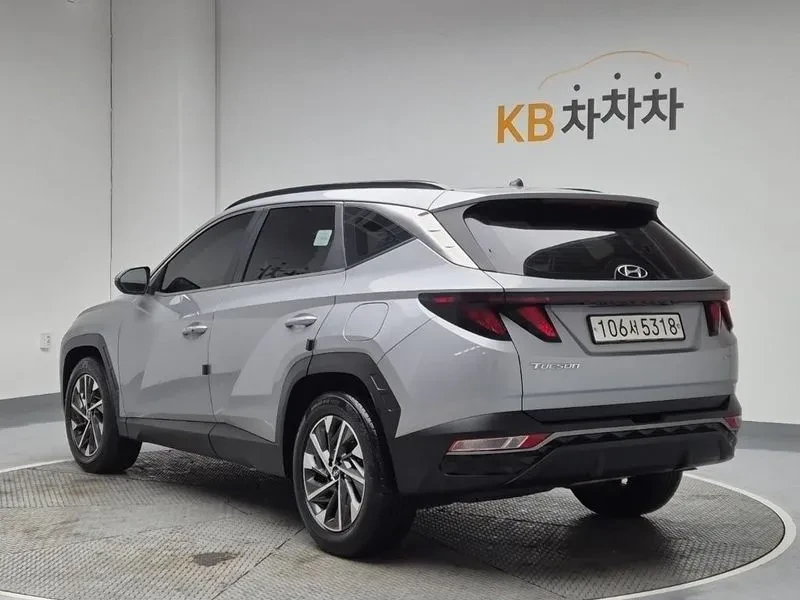 Hyundai Tucson DIESEL 2.0 4WD PREMIUM, снимка 2 - Автомобили и джипове - 54955879