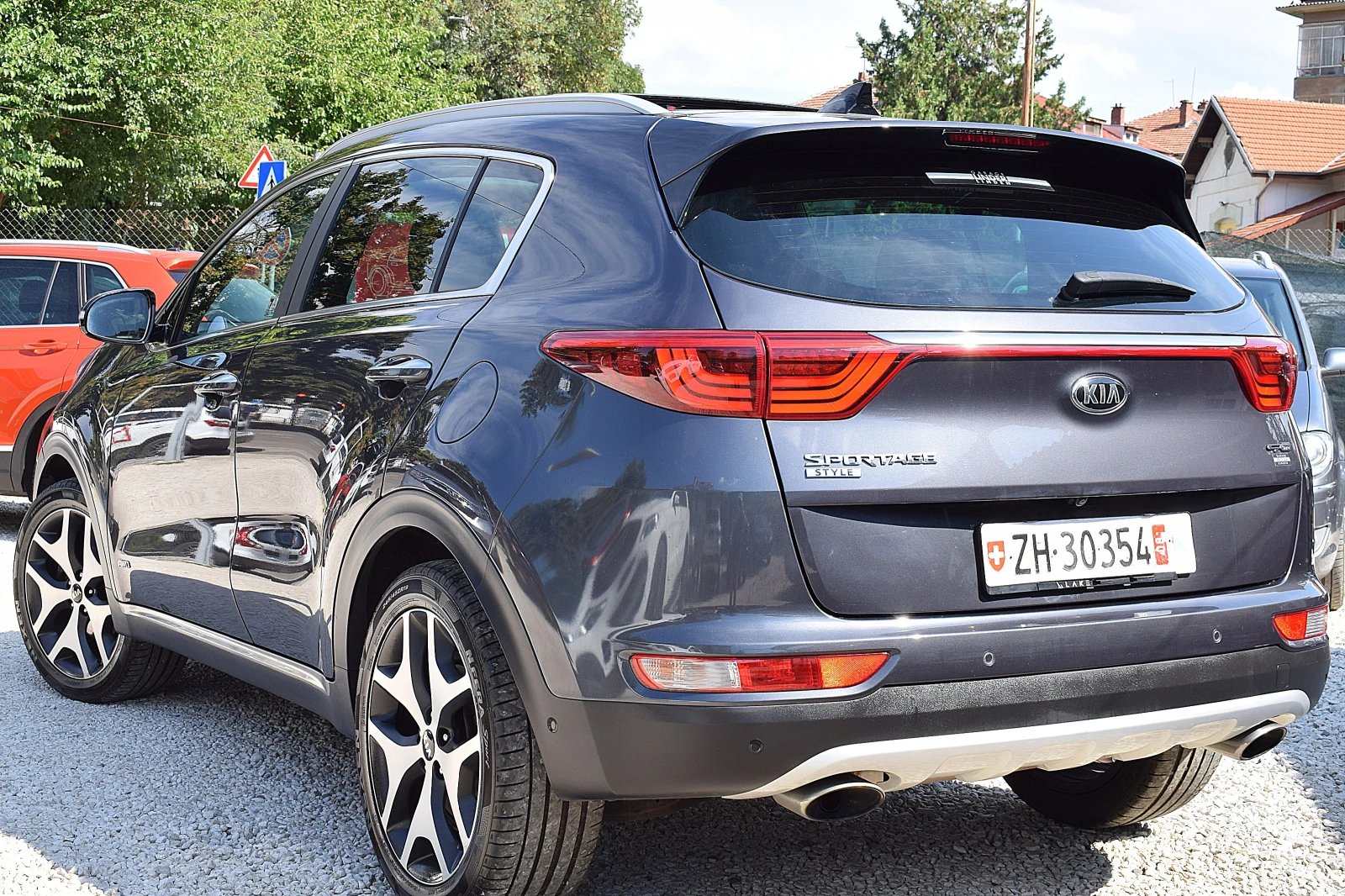 Kia Sportage 1.6ШВЕЙЦАРИЯ-ДИСТРОНИК/КОЖА/НАВИ/LANE ASSIST/ПАНОР - изображение 5