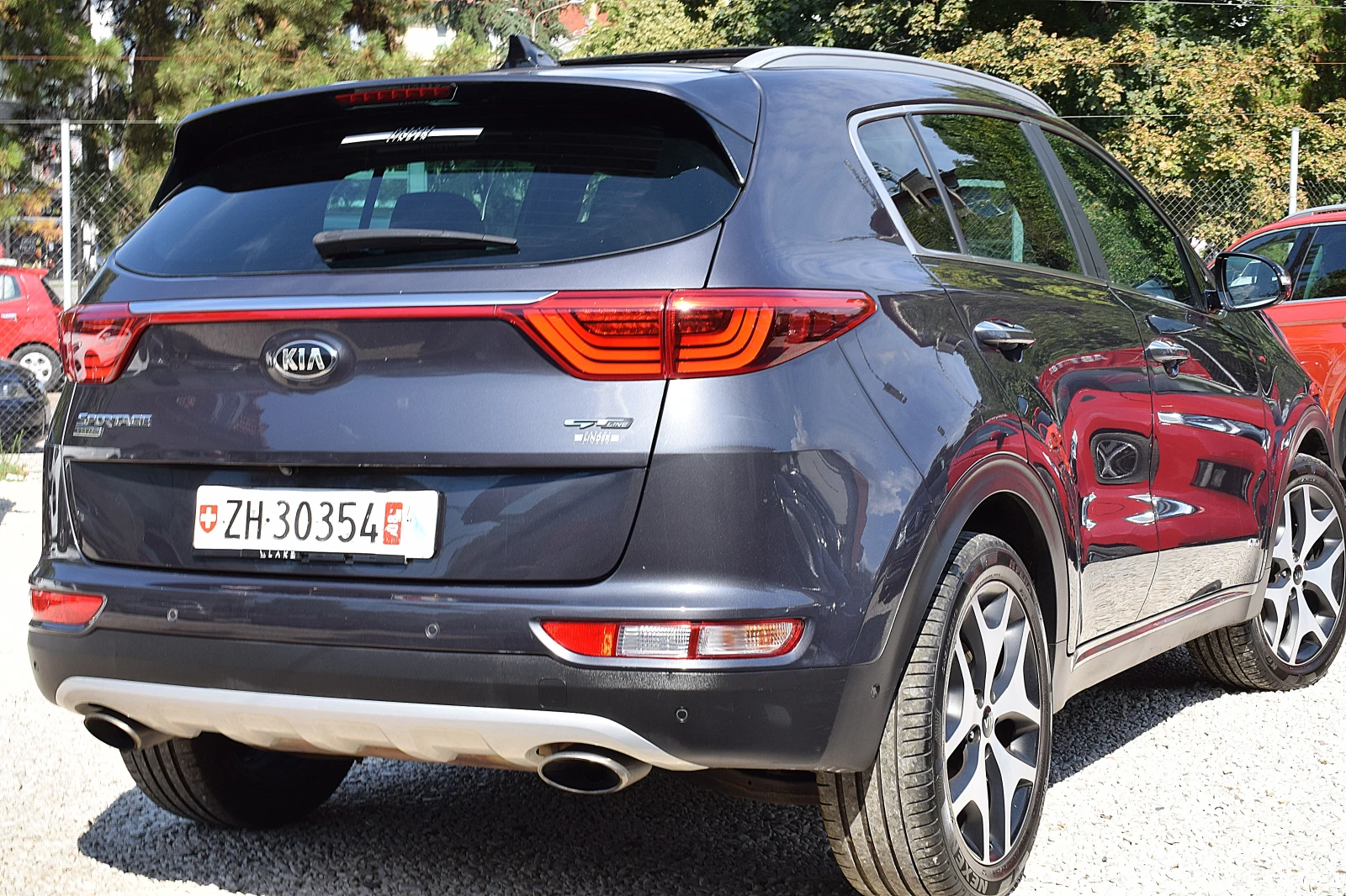 Kia Sportage 1.6ШВЕЙЦАРИЯ-ДИСТРОНИК/КОЖА/НАВИ/LANE ASSIST/ПАНОР - изображение 4