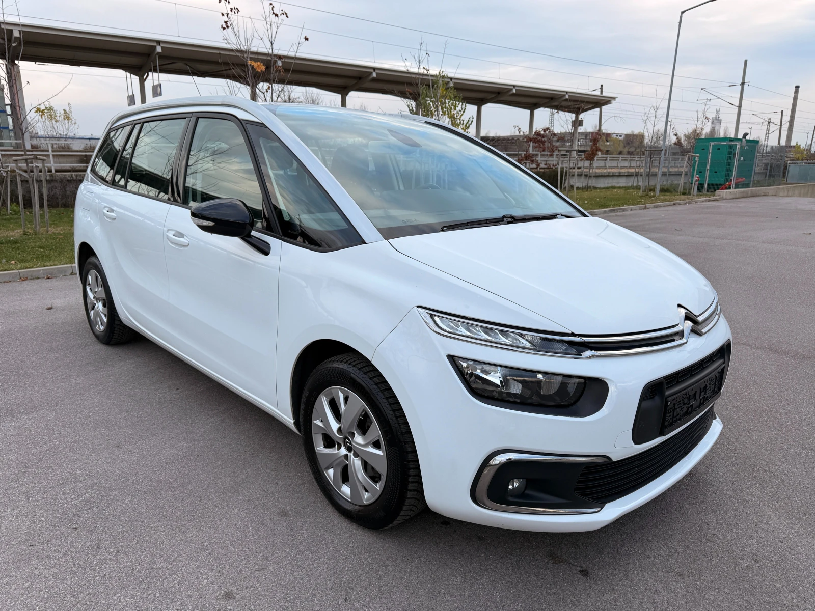 Citroen Spacetourer 1.5HDI* NAVI* CARPLAY* EURO6*  - изображение 3