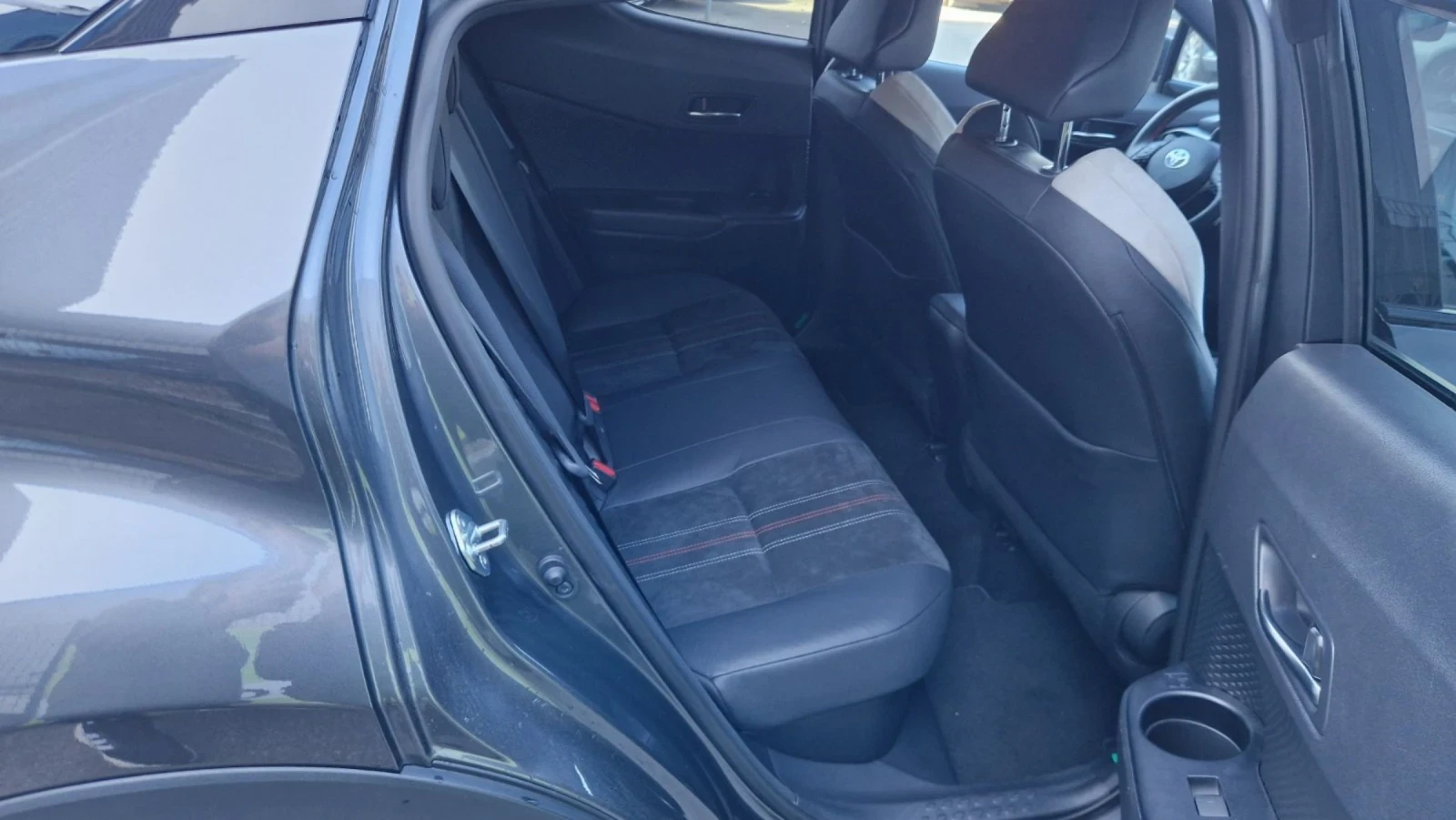 Toyota C-HR GR Sport 2.0 Hybrid, Face Lift, Гаранция, снимка 11 - Автомобили и джипове - 53325039